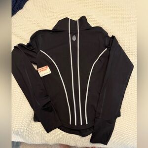 NWT FP movement by free people 1/4 zip top size Small